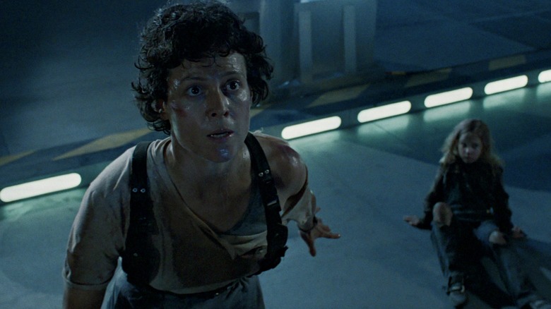 Ripley facing the alien