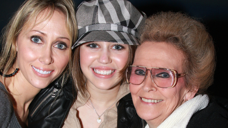 Miley with her mom and grandmother